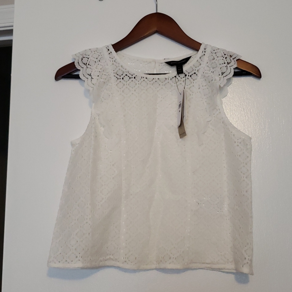 Sleeveless shirt